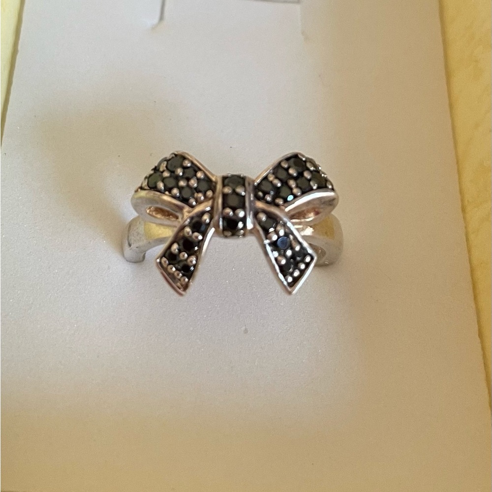 Thomas Sabo Elegant Silver Bow Ring size 6